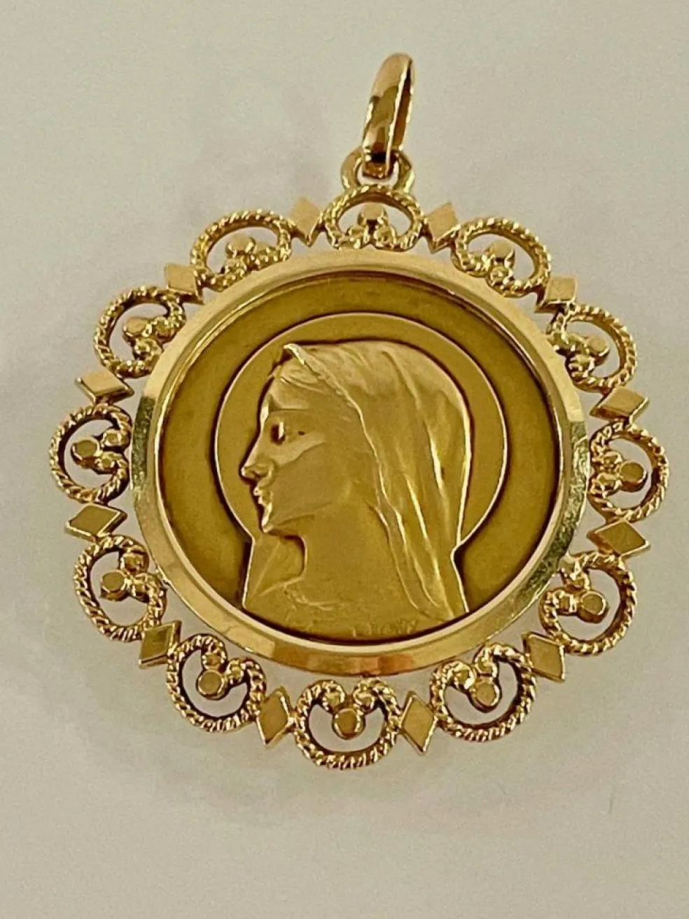 Grande Médaille En Or Au Profil De La Vierge
