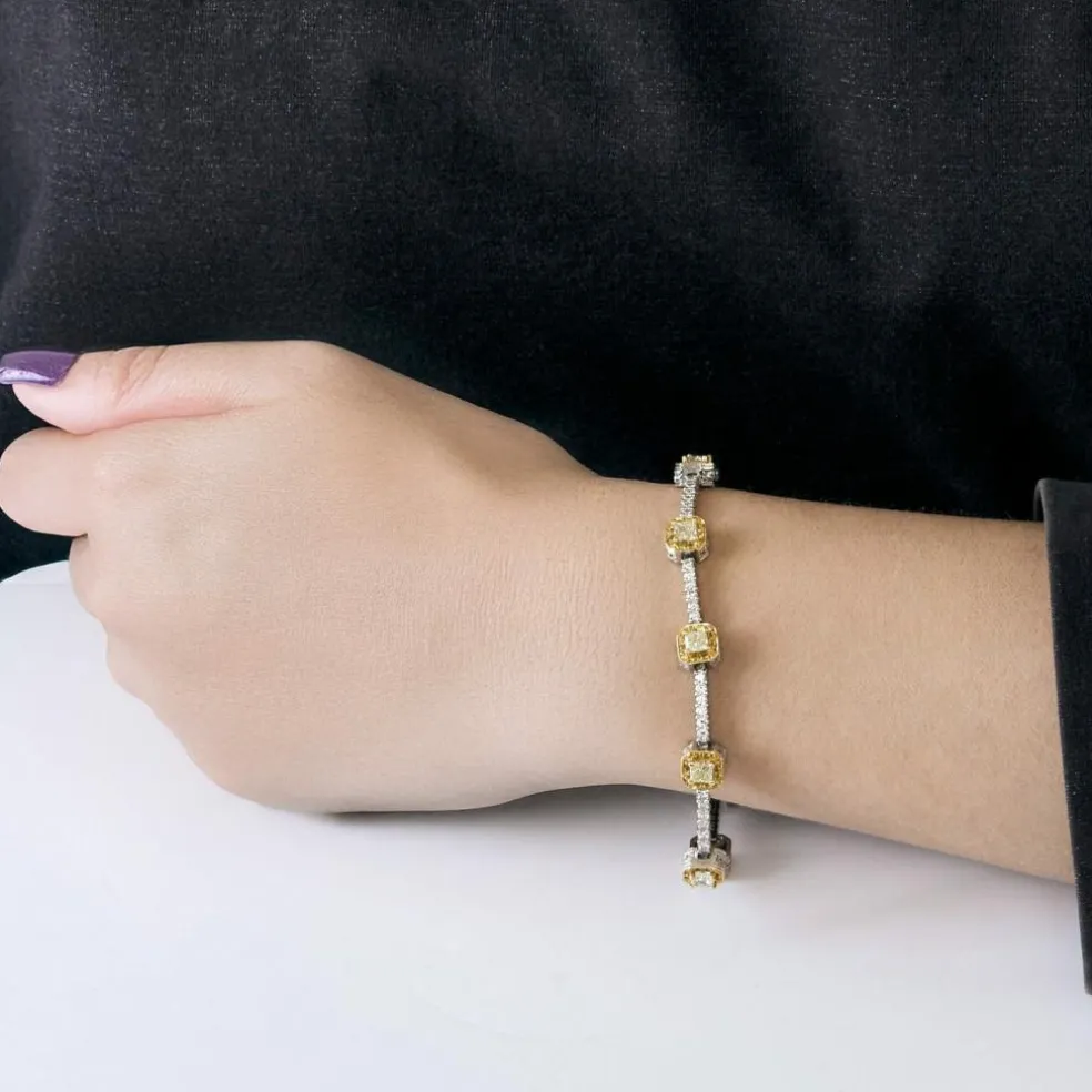 GREGG RUTH- bracelet en or blanc diamants fancy et diamant
