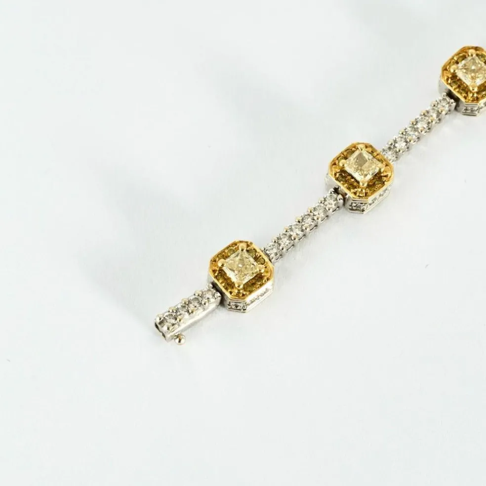 GREGG RUTH- bracelet en or blanc diamants fancy et diamant