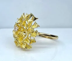 Importante bague en or jaune 18 carats et diamants