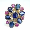 Importante bague or jaune, 7 saphirs et 6 rubis