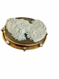 Importante broche Camée Sur Agate