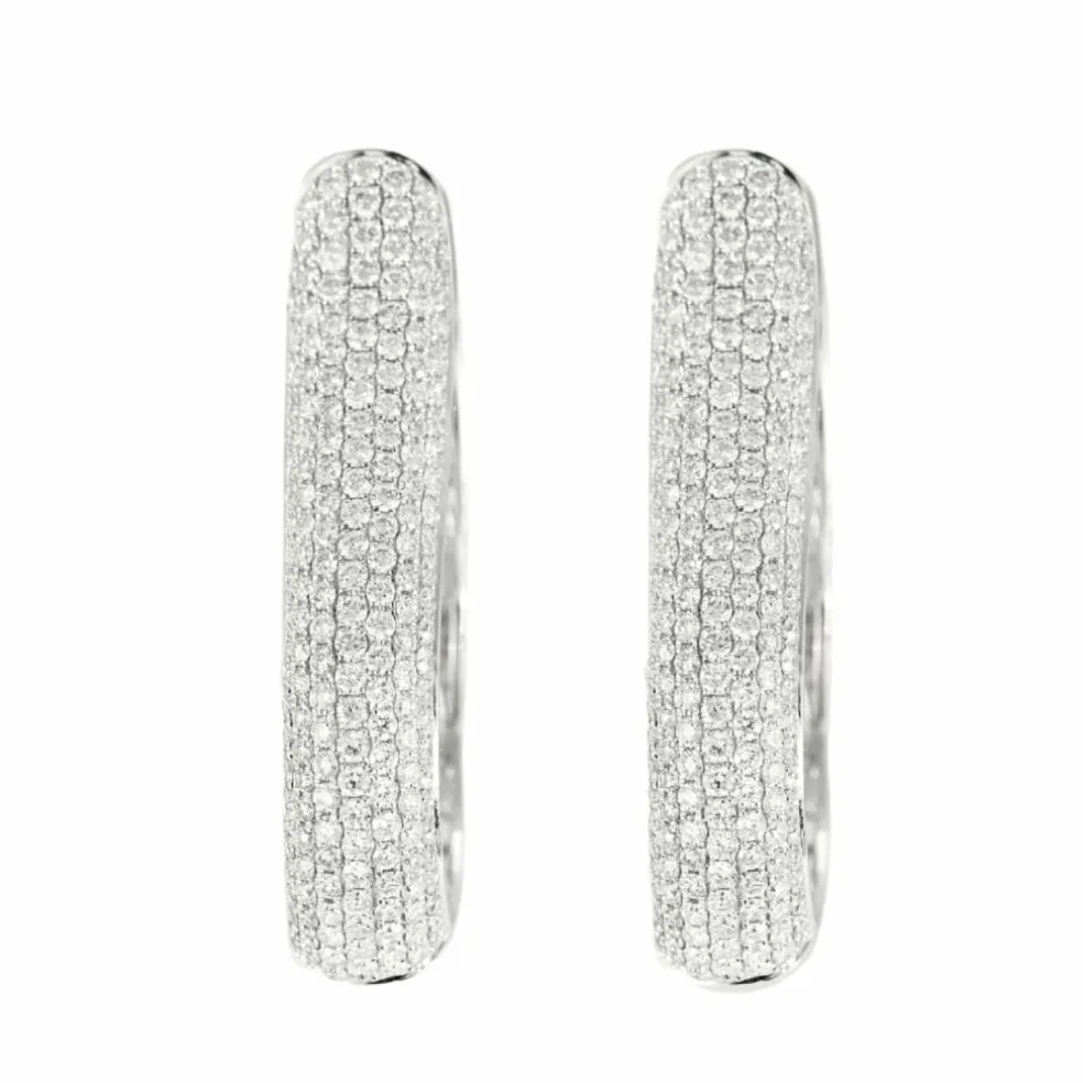 Importante Paire de Boucles d’oreilles en or gris et diamants