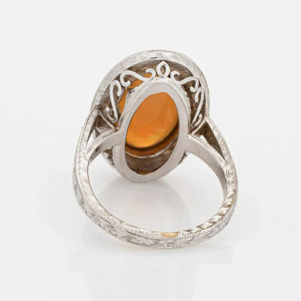 Imposante bague cocktail avec opale et diamants, or blanc