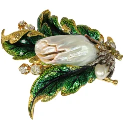 Inoubliable et unique : le charme d'une broche victorienne avec perle et diamants