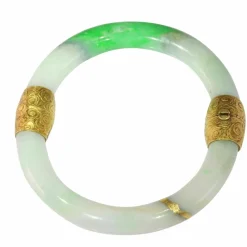 Jade vintage avec raccords en or 18 carats : les chroniques silencieuses d'un bracelet victorien