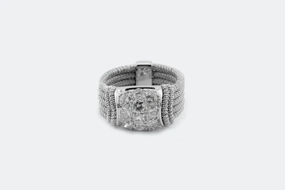 Jonc en or blanc avec diamants
