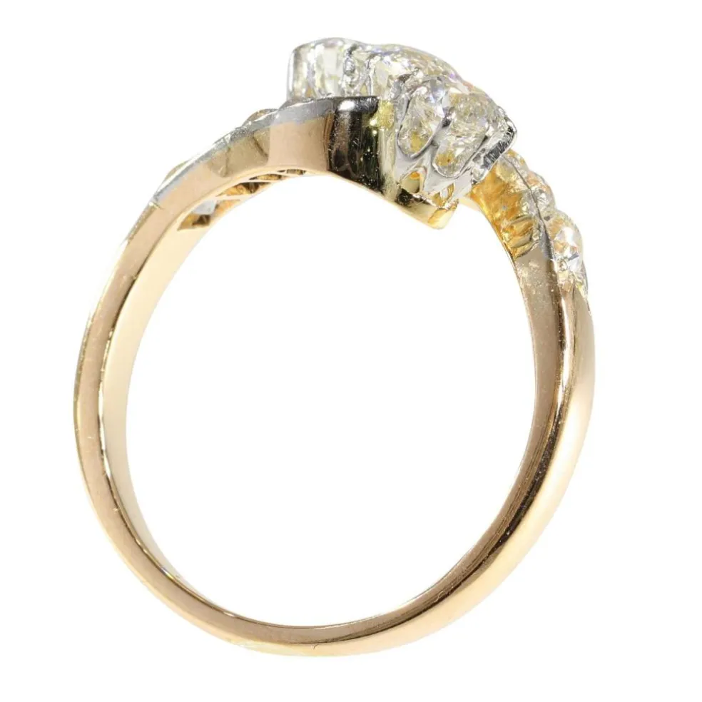 L'amour à travers le temps : bague en or et diamants Belle Époque années 1920