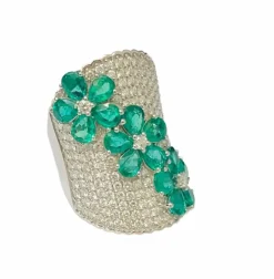 Large bague diamants et émeraudes