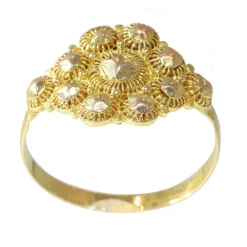 Élégance éternelle : la bague en or historique des Pays-Bas