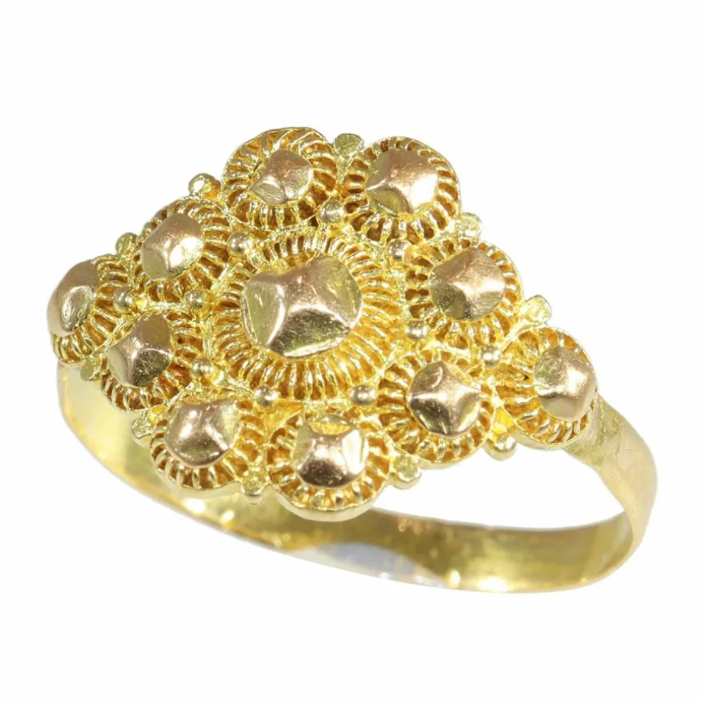 Élégance éternelle : la bague en or historique des Pays-Bas