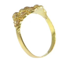 Élégance éternelle : la bague en or historique des Pays-Bas
