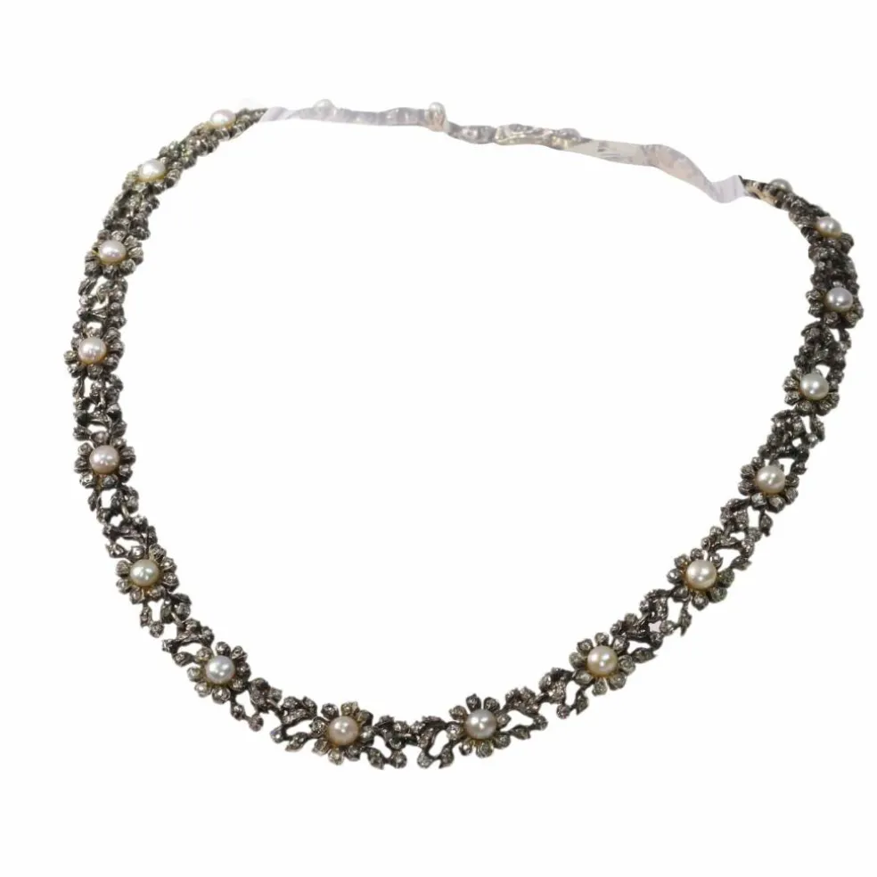 Élégance victorienne : un tour de cou en diamants et perles d'une grâce intemporelle