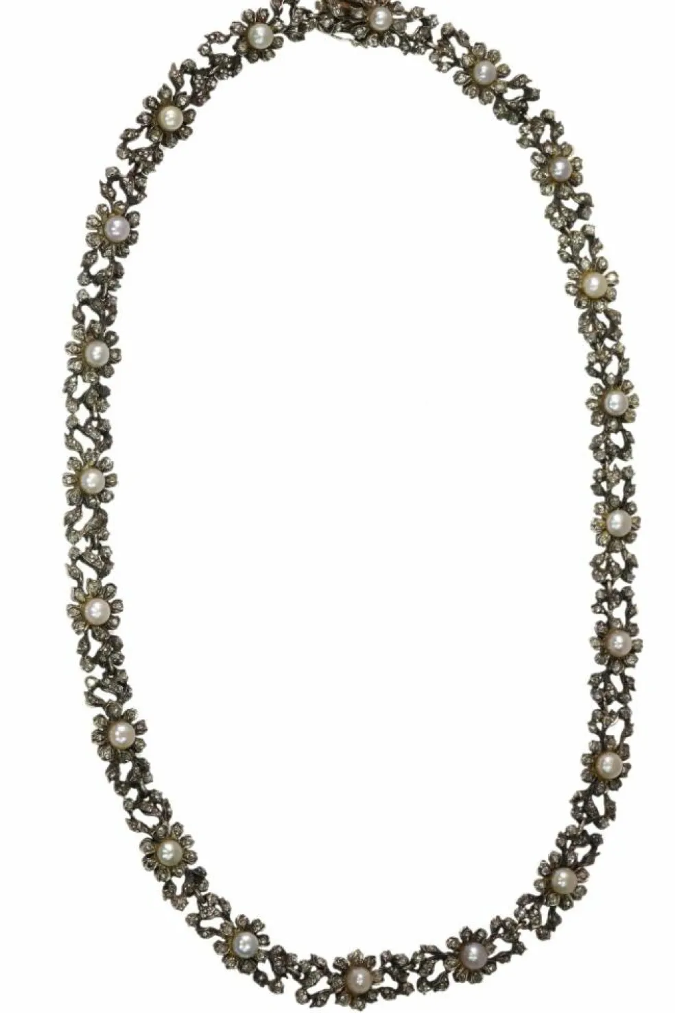 Élégance victorienne : un tour de cou en diamants et perles d'une grâce intemporelle