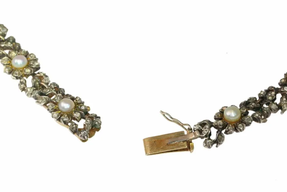 Élégance victorienne : un tour de cou en diamants et perles d'une grâce intemporelle