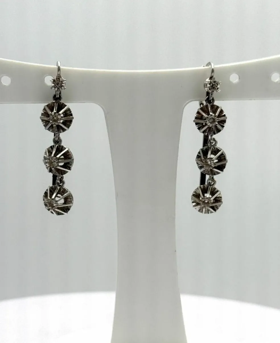 Longues dormeuses or gris serties de diamants