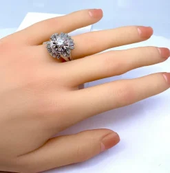 Magnifique bague en platine, diamants baguettes et ronds