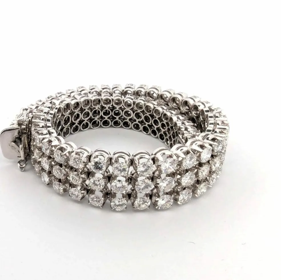 Magnifique bracelet en or massif 18 carats avec diamants