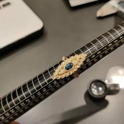 Marquise en or jaune diamants et saphir