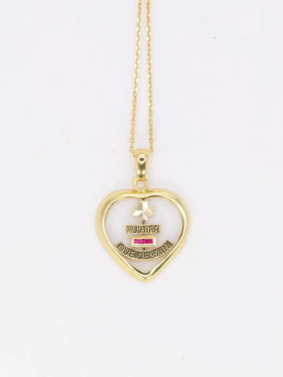 Médaille amour Augis coeur en verre et or, Plus qu’hier moins que demain, ca 1980