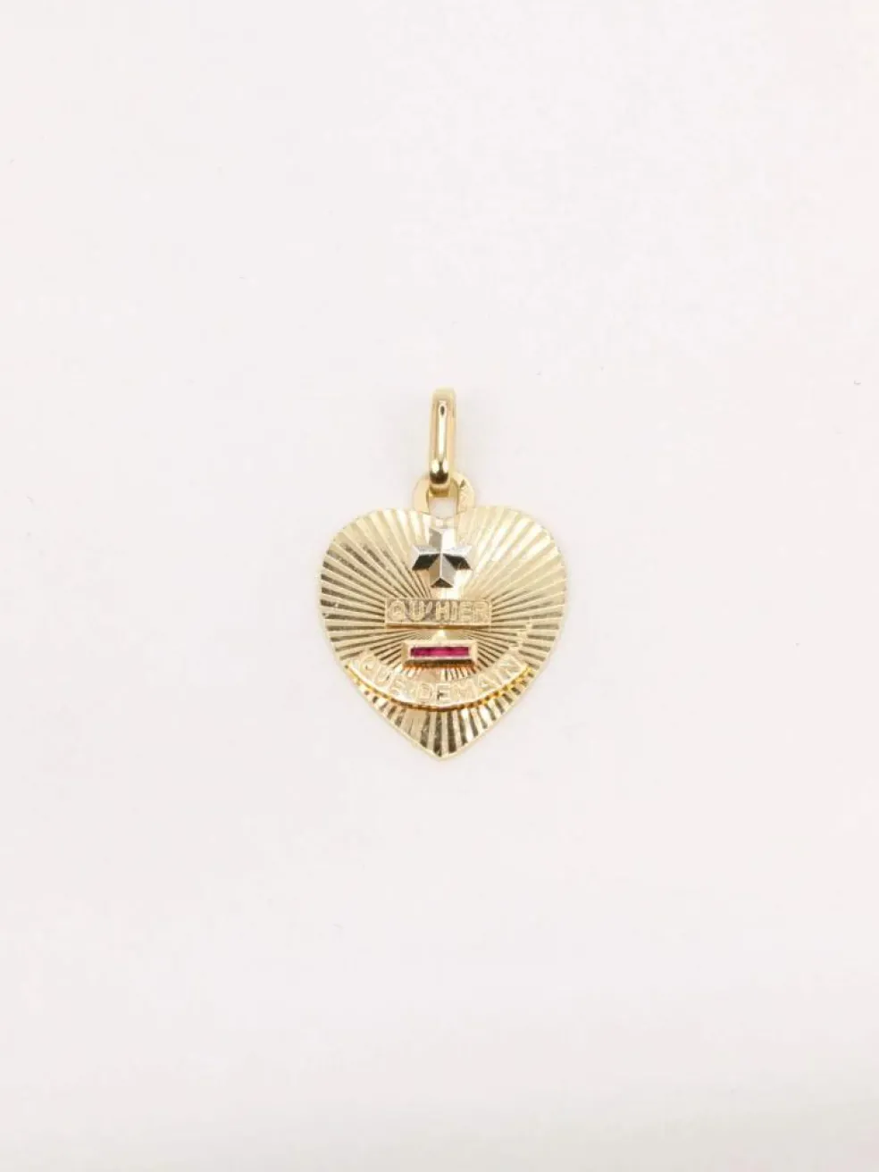 Médaille amour Augis coeur Plus qu'hier moins que demain or jaune rubis