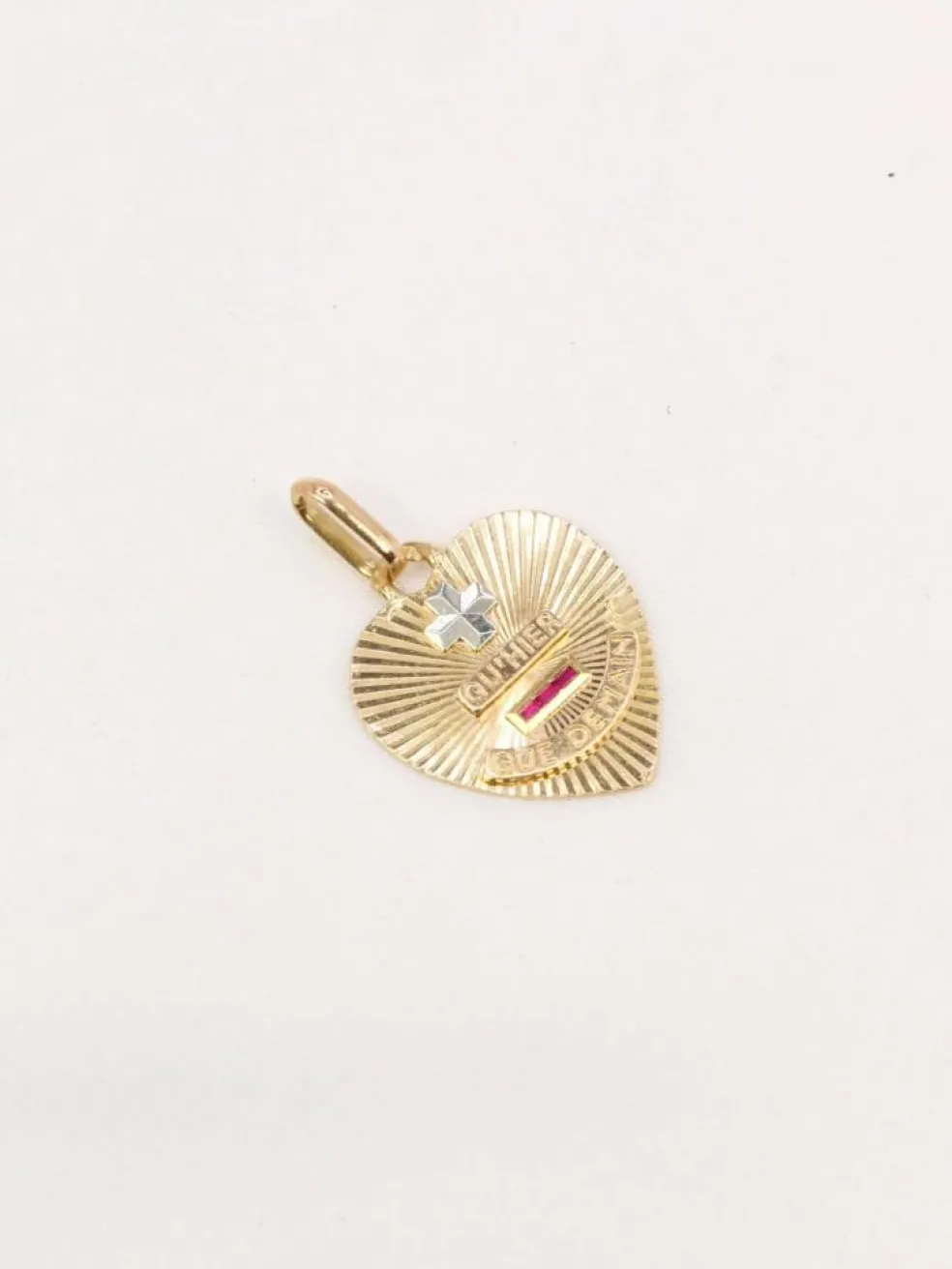 Médaille amour Augis coeur strié Plus qu'hier moins que demain or jaune rubis