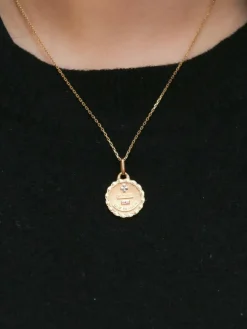 Médaille amour Augis en or, plus qu'hier moins que demain