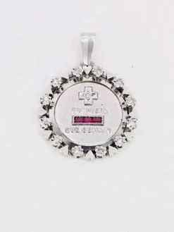 Médaille amour Augis entourage coeurs diamants Plus qu'hier moins que demain or blanc rubis