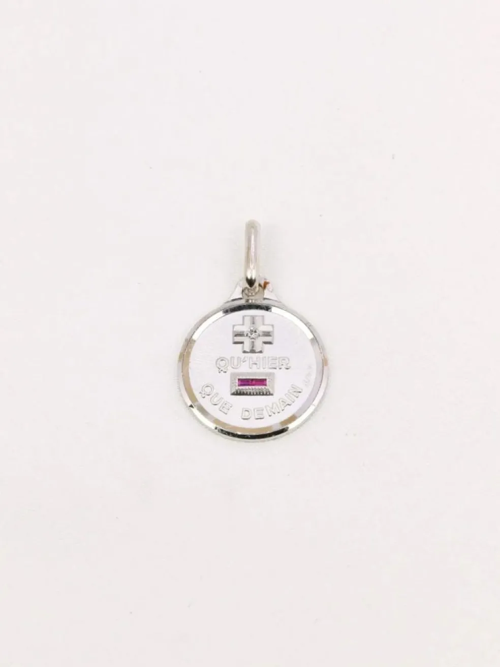 Médaille amour Augis ronde Plus qu'hier moins que demain or blanc diamant rubis