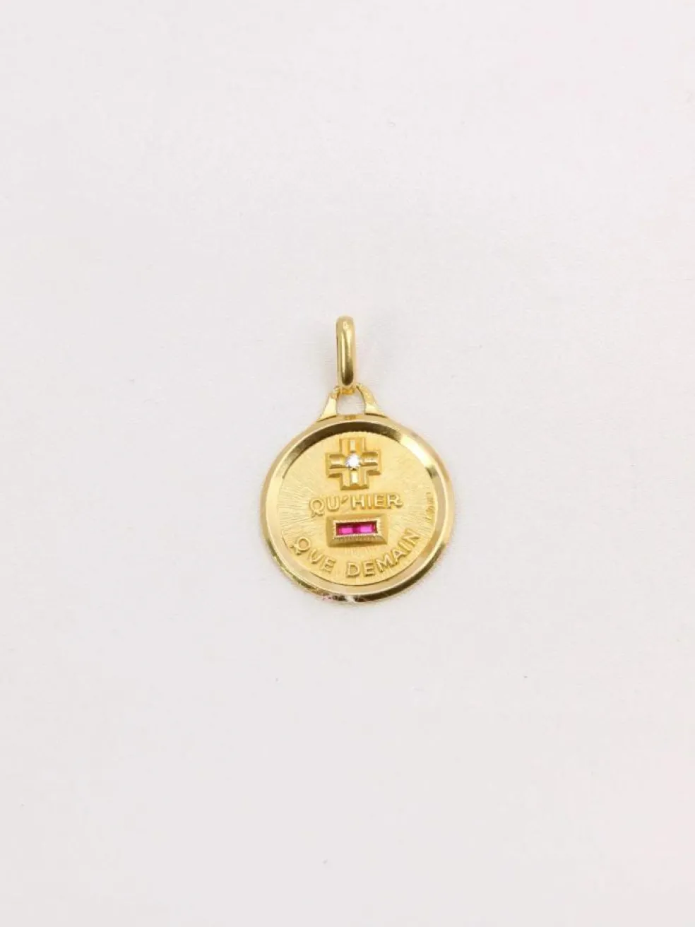 Médaille amour Augis ronde or jaune diamant rubis