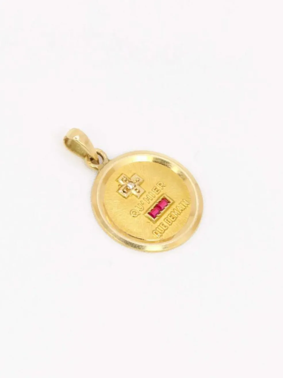 Médaille amour AUGIS ronde Plus qu'hier moins que demain or jaune diamant rubis