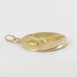 Médaille ancienne or rose portrait de femme