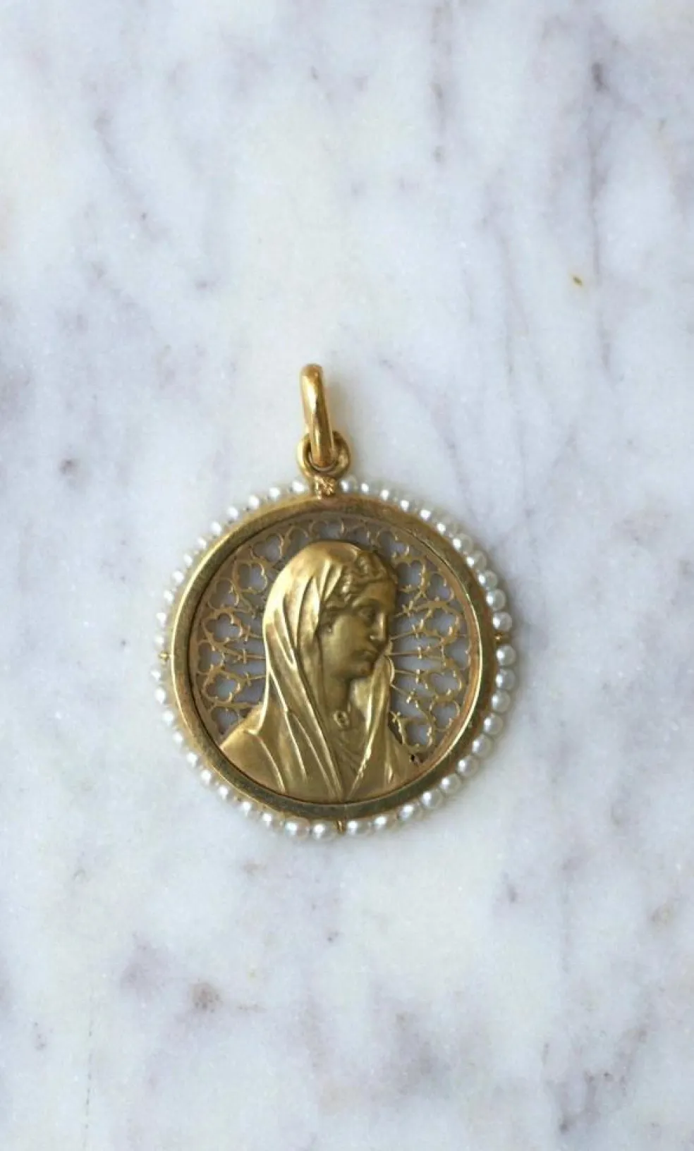 Médaille ancienne Vierge Marie or et perles fines