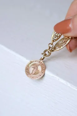 Médaille ancienne Vierge Marie en or rose