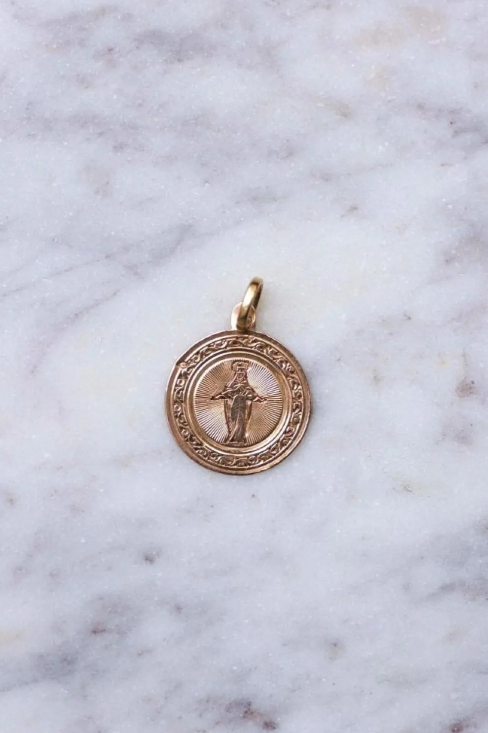 Médaille ancienne Vierge Marie en or rose