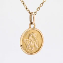 Médaille angelot or rose