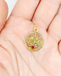 Médaille antique or jaune mois de naissance Juillet et pierre rouge (circa 1900)