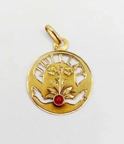 Médaille antique or jaune mois de naissance Juillet et pierre rouge (circa 1900)
