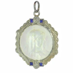Médaille Art Déco Nacre Diamants Saphirs