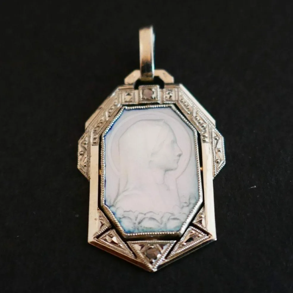 Médaille Art Déco, nacre, diamants