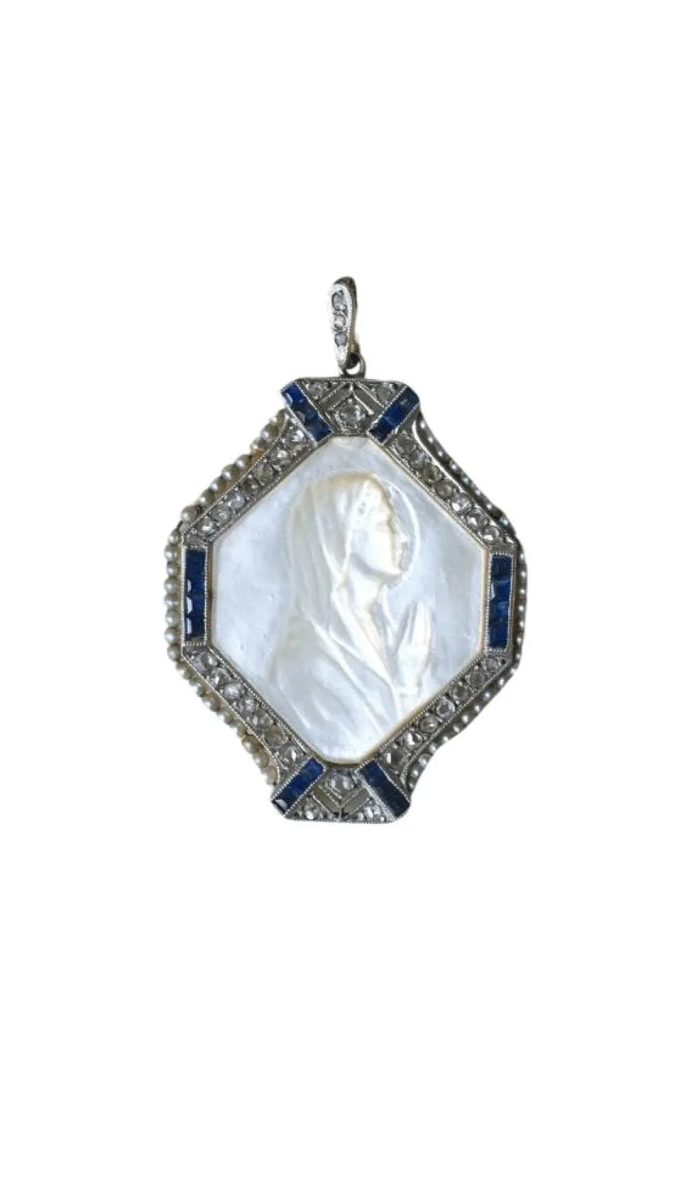 Médaille Art Déco Vierge Marie Nacre, Saphirs, Diamants et Perles