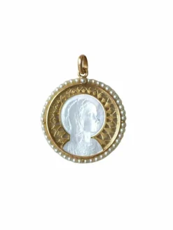 Médaille Art Déco Vierge sur nacre, or et perles fines