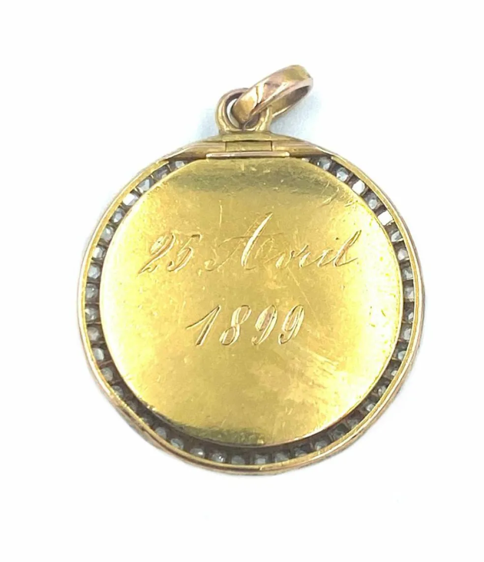 Médaille Art Nouveau or jaune et diamants