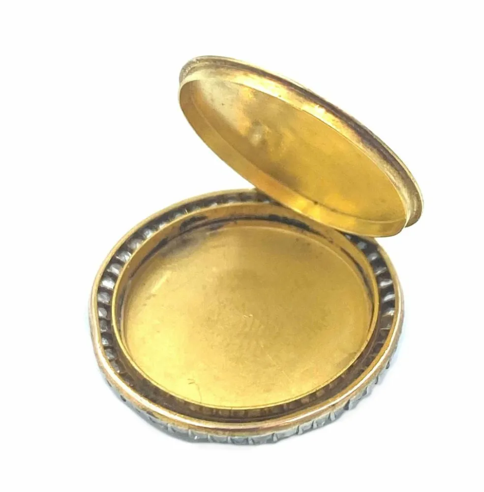 Médaille Art Nouveau or jaune et diamants