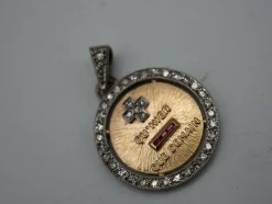 Médaille Augis or diamants