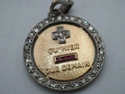 Médaille Augis or diamants