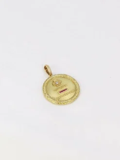 Médaille Augis ronde couronne de laurier Plus qu’hier moins que demain or jaune diamant rubis