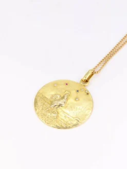 Médaille Augis rubis, saphirs & diamants