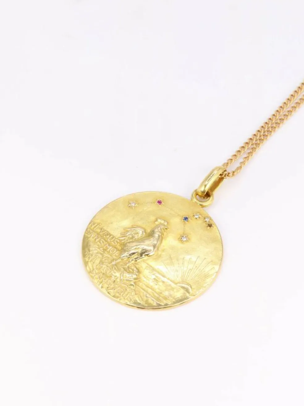 Médaille Augis rubis, saphirs & diamants
