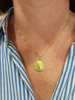 Médaille Christ or jaune Emile Monier